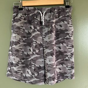 Vineyard Vines boys performance Jetty Shorts Sz Lg 16